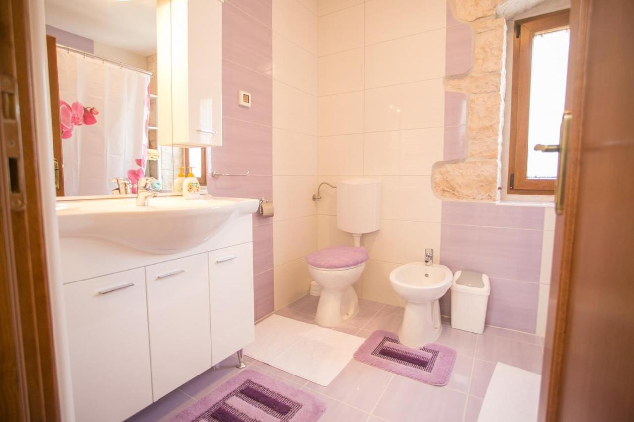 Holiday Home Mendula Tinjan المظهر الخارجي الصورة
