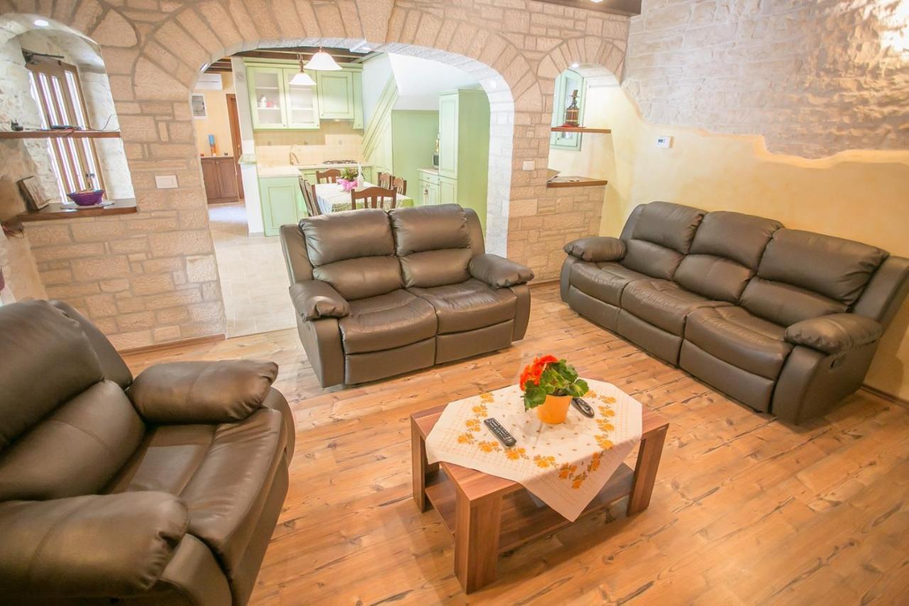 Holiday Home Mendula Tinjan المظهر الخارجي الصورة